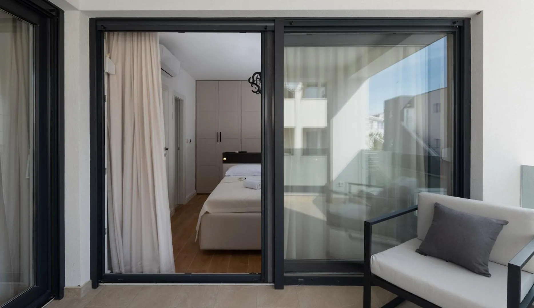 Villa Bellatrix 1 & 2 - Two Heated Pools & Jacuzzi Vrsi