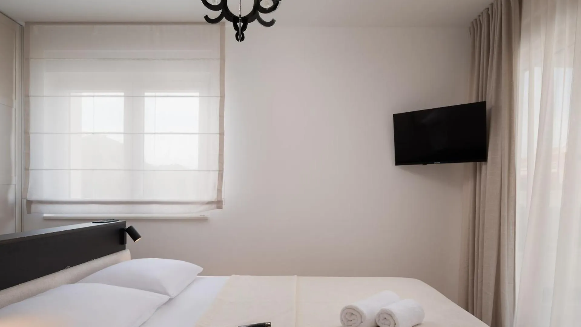 Villa Bellatrix 1 & 2 - Two Heated Pools & Jacuzzi Vrsi