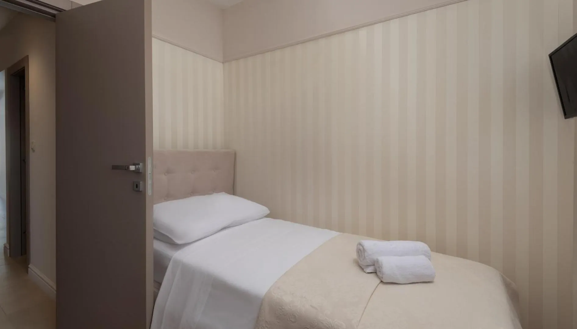 Villa Bellatrix 1 & 2 - Two Heated Pools & Jacuzzi Vrsi