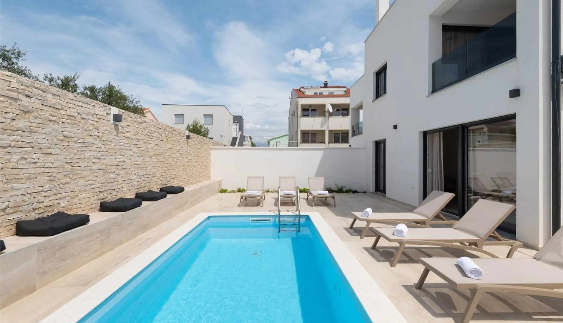 Villa Bellatrix 1 & 2 - Two Heated Pools & Jacuzzi Vrsi